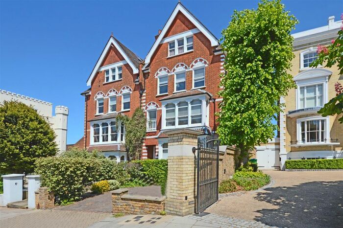 1 Bedroom Flat To Rent In Richmond Hill, Richmond, TW10