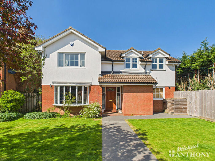 4 Bedroom Detached House For Sale In Elsmore Close, Wendover Park, Aylesbury, HP21