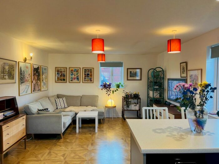 2 Bedroom Flat To Rent In Snowberry Walk, Bristol, BS5