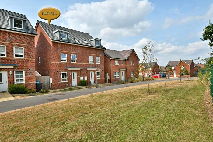3 Bedroom Semi-Detached House For Sale In Thomas Walk, Bournemouth, BH11