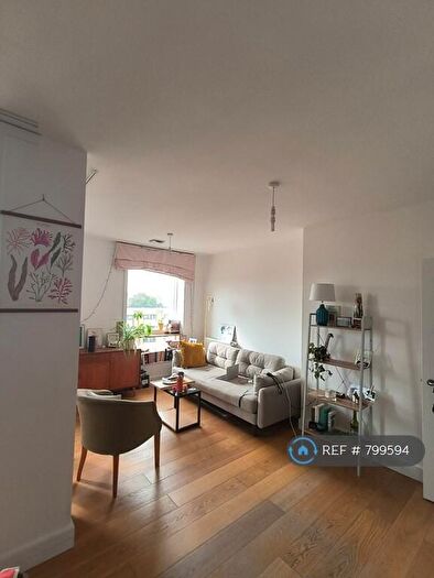 1 Bedroom Flat To Rent In Chipping Court, London, N4