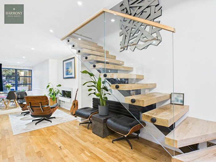 3 Bedroom Flat For Sale In Chilton Street, London, E2