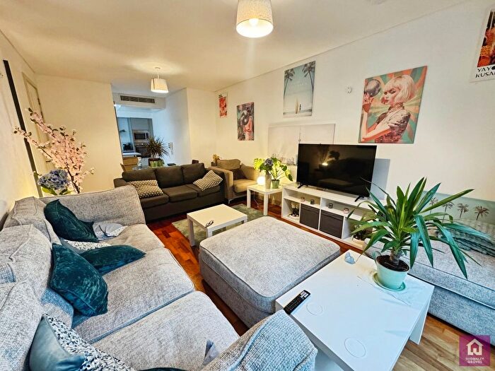 1 Bedroom Flat For Sale In Leftbank, Spinningfields, Manchester City Centre, M3