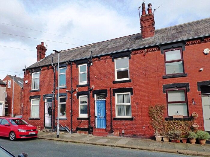 1 Bedroom Terraced House For Sale In South End Terrace, Leeds, LS13