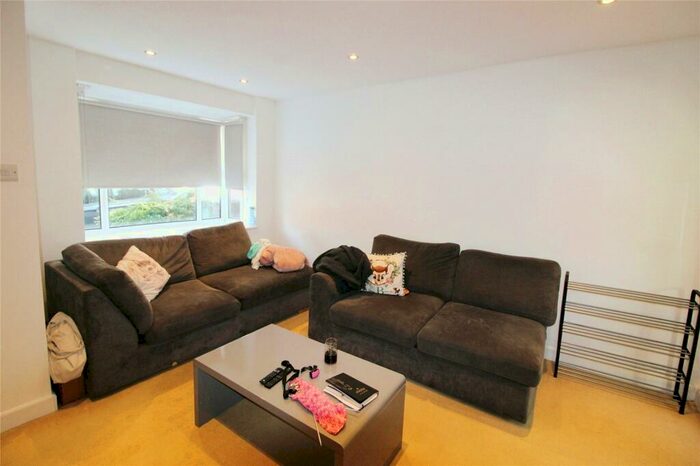 2 Bedroom House To Rent In Village Row, Sutton, Surrey, SM2