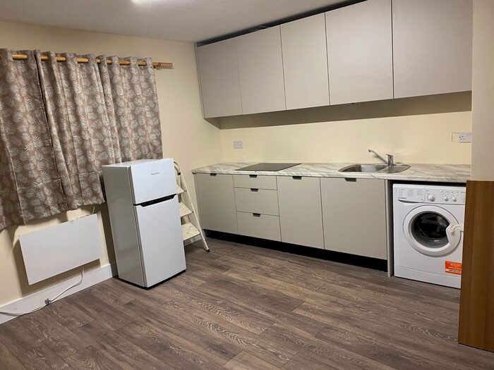 Studio To Rent In Whitton Dene, Isleworth, TW7