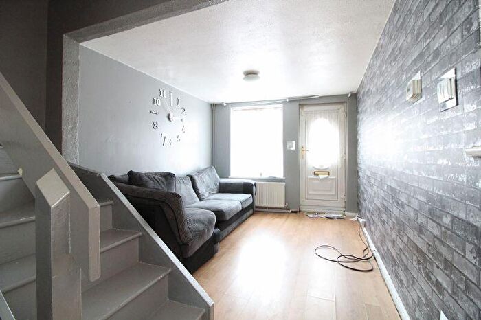 3 Bedroom End Of Terrace House For Sale In Charming Freehold Home On Sharpenhoe Road, Barton-Le-Clay, MK45