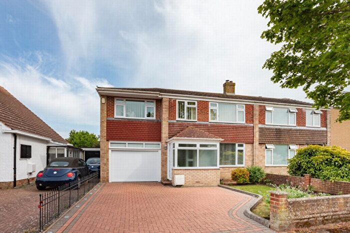 4 Bedroom Semi Detached House For Sale In Shepherds Walk, Hythe, CT21