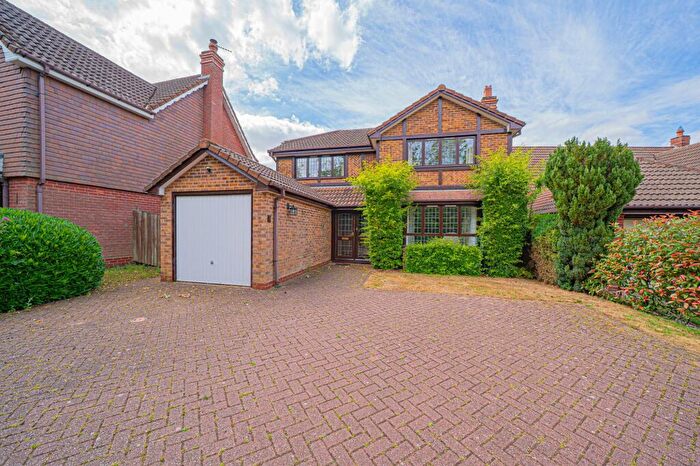 4 Bedroom Detached House For Sale In Hollyoak Grove, Solihull, B91