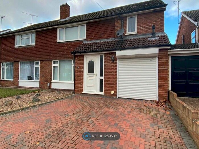 4 Bedroom Semi-Detached House To Rent In Gransden Close, Luton LU3