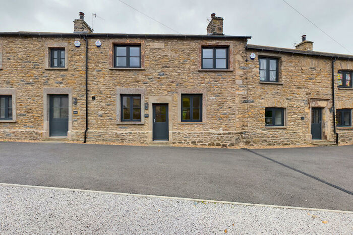 3 Bedroom Terraced House To Rent In Kenmoor, Cowan Bridge, Carnforth, LA6