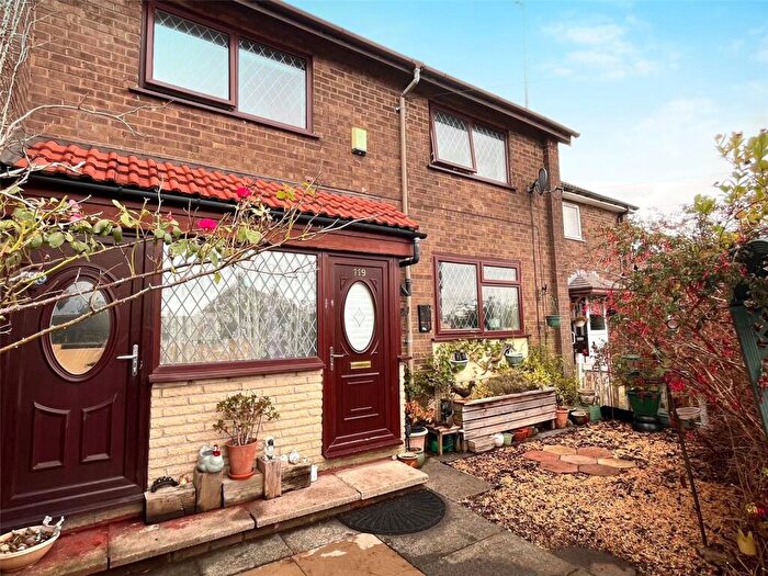 3 Bedroom Town House For Sale In Lewis Drive, Heywood, Greater Manchester, OL10
