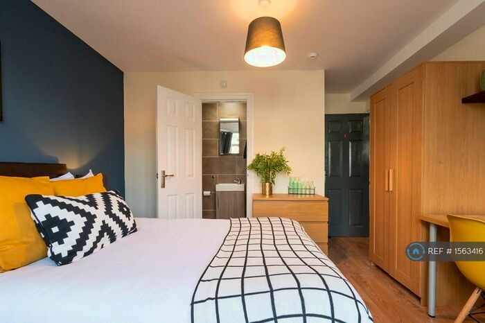 6 Bedroom Semi-Detached House To Rent In St. Christians Road, Coventry, CV3