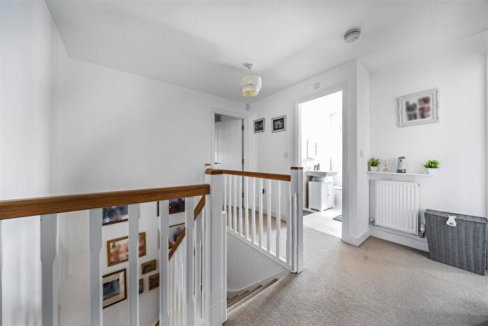 4 Bedroom Detached House For Sale In Gandy Way, Devizes, SN10