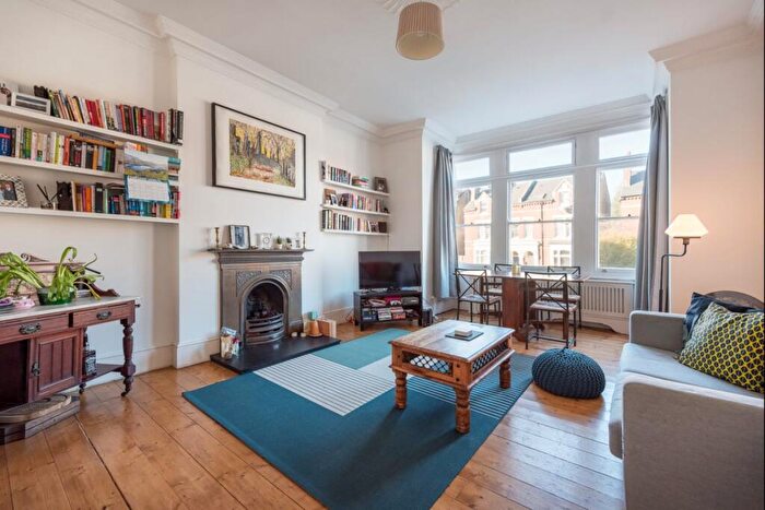 2 Bedroom Flat To Rent In Norwood Road, London, SE24