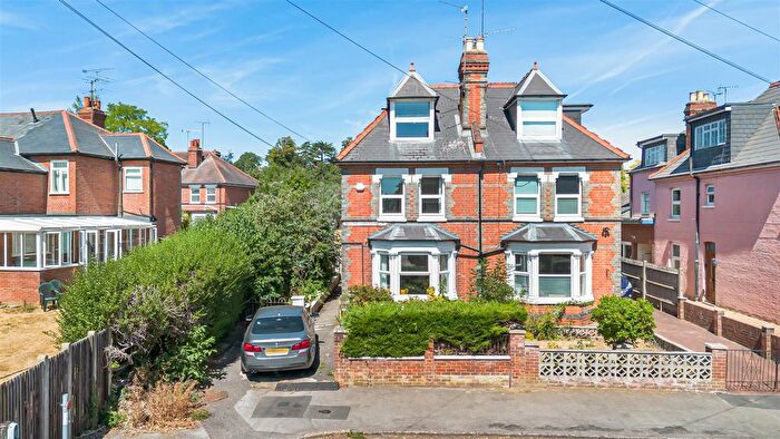 5 Bedroom Semi Detached House For Sale In South View Avenue, Caversham, Reading, RG4
