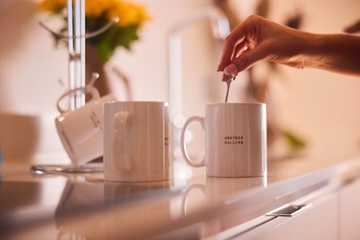 1 Bedroom Apartment To Rent In Cherry Orchard Road, Croydon, London, CR0