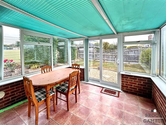 2 Bedroom Bungalow For Sale In Went Hill Gardens, Eastbourne, BN22