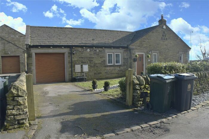 3 Bedroom Bungalow To Rent In Denholme House Farm Drive, Denholme, Bradford, BD13