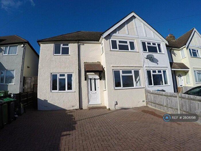 4 Bedroom End Of Terrace House To Rent In Thrigby Road, Chessington, KT9