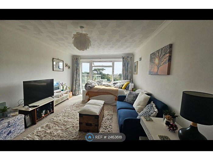 2 Bedroom Flat To Rent In Belle Vue Road, Bournemouth, BH6