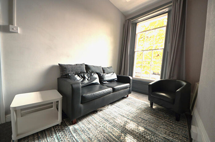 5 Bedroom Terraced House To Rent In Caledonian Road, London, N1