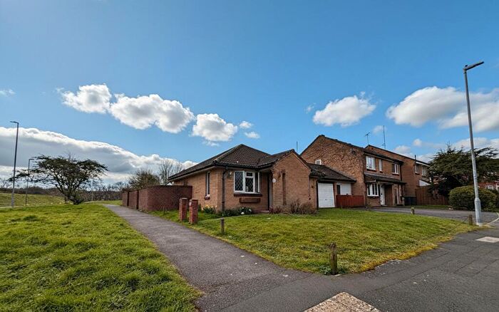 2 Bedroom Semi-Detached Bungalow For Sale In Osprey Park, Thornbury, BS35