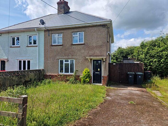 3 Bedroom Semi-Detached House For Sale In East Woodyates, Salisbury, SP5