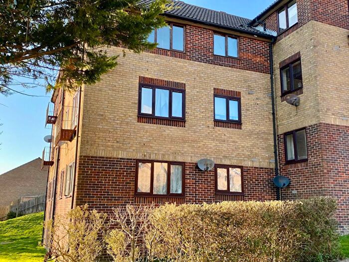 1 Bedroom Flat To Rent In Mayfield Avenue, Dover, CT16