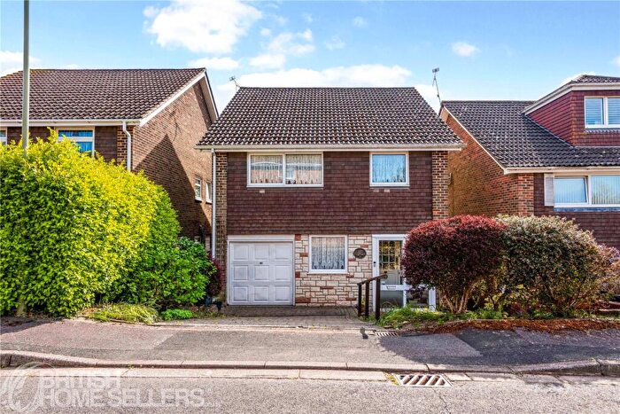 4 Bedroom Detached House For Sale In Hermitage Gardens, Waterlooville, Hampshire, PO7