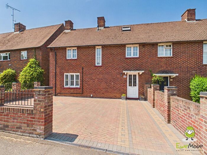 3 Bedroom Semi-detached House For Sale In Western Way, Basingstoke, Hampshire, RG22