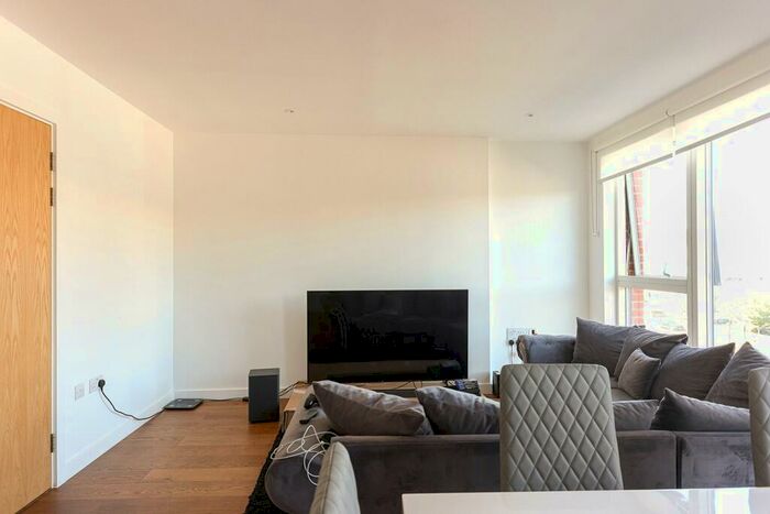 1 Bedroom Apartment For Sale In Lismore Boulevard, Colindale Gardens, Colindale, NW9