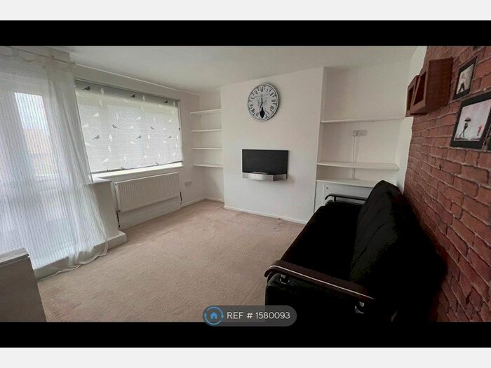 1 Bedroom Flat To Rent In Glen Albyn Road, Southfields, Wimbeldon, SW19