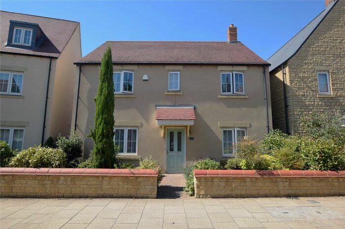 4 Bedroom Detached House To Rent In Whitelands Way, Bicester, Oxfordshire, OX26