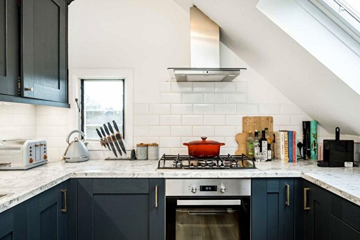 1 Bedroom Flat For Sale In Dryburgh Road, London, SW15