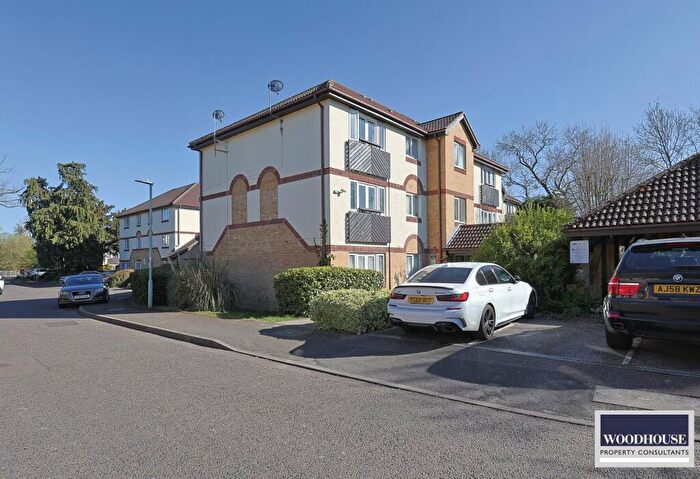 2 Bedroom Apartment To Rent In Friends Avenue, Cheshunt, EN8