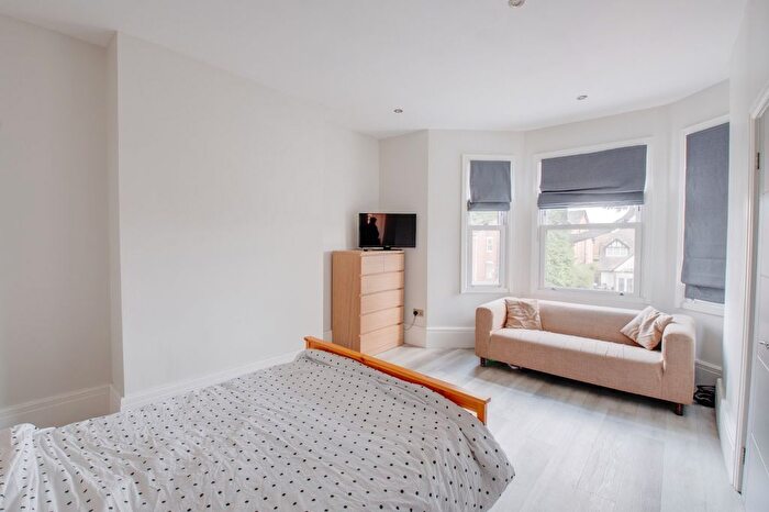 2 Bedroom Flat To Rent In Bath Road, Worcester, Worcestershire, WR5