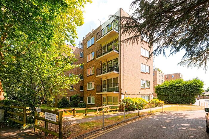 3 Bedroom Flat To Rent In Shernwood House, Hermitage Walk, South Woodford, E18