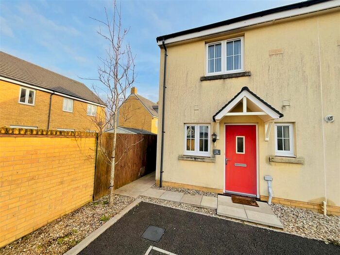 2 Bedroom Semi-Detached House For Sale In Clos Y Doc, Llanelli, SA15