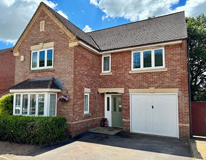 4 Bedroom Detached House For Sale In Spring Gardens, Newbury, RG20