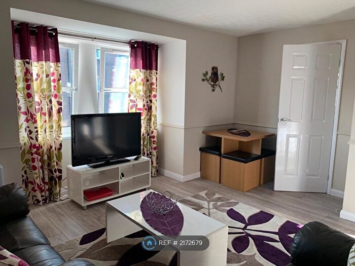 2 Bedroom Flat To Rent In Nelson Court, Aberdeen, AB24