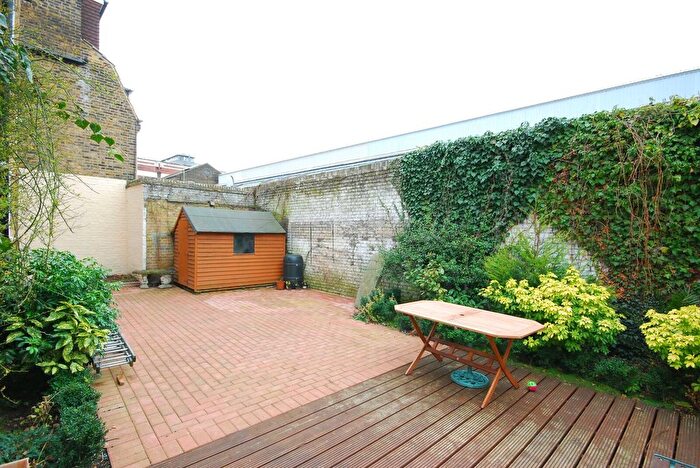 4 Bedroom Flat To Rent In Merton Avenue, Chiswick, London, W4