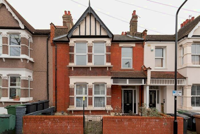 4 Bedroom Property To Rent In Eatington Road, London E10