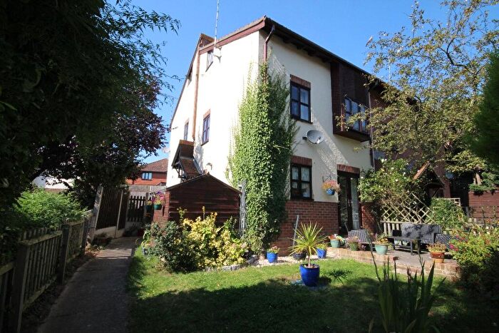 2 Bedroom Town House To Rent In Heriot Way, CM9