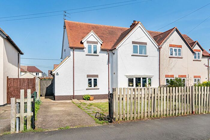 4 Bedroom Semi-Detached House For Sale In Boxhill Road, Abingdon, OX14