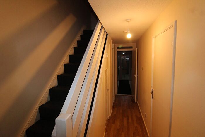 3 Bedroom Terraced House To Rent In Glimpsing Green, Erith, DA18