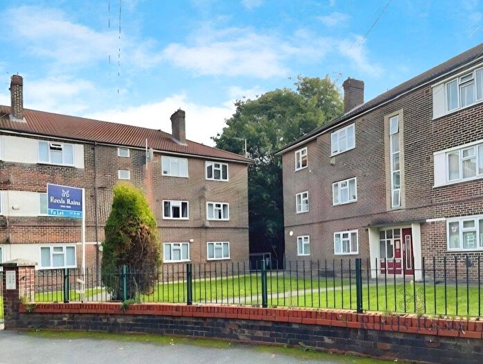 2 Bedroom Apartment To Rent In Wardle Close, Stretford, Manchester, Greater Manchester, M32