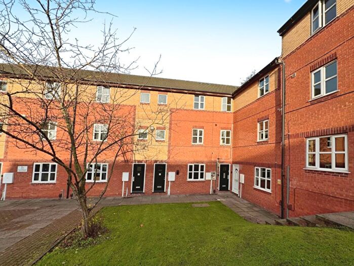 4 Bedroom Apartment To Rent In Denison Court, NG7