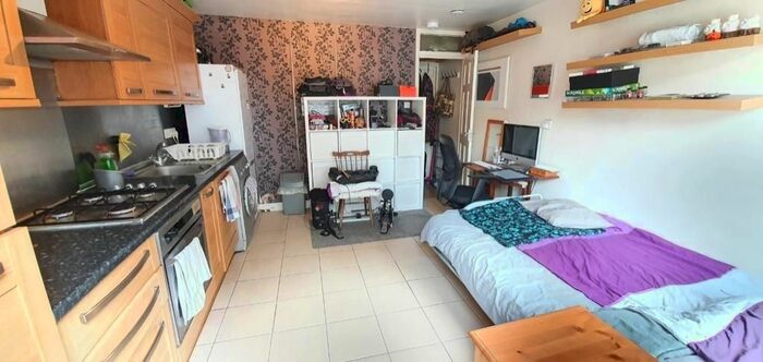 Studio To Rent In Victorian Grove, Hackney, N16