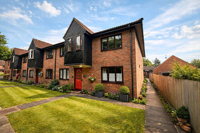 1 Bedroom Apartment To Rent In The Beeches, Park Street, St Albans, Hertfordshire, AL2